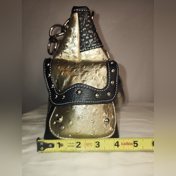 💖💖 BHW Ostrich embedded metallic shoulder bag - Picture 14 of 17